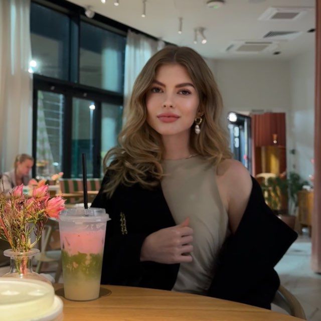 Анна — Модель, Коммерческая модель, Преподаватель