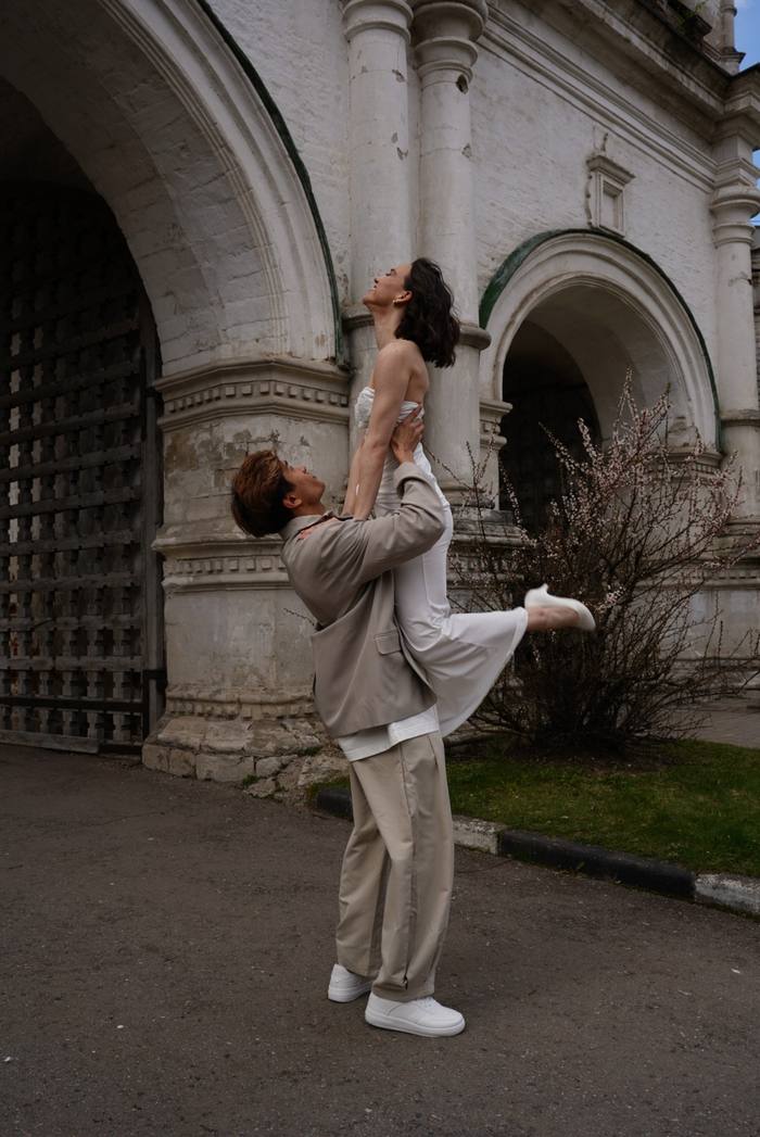 Бук — Анна, Москва