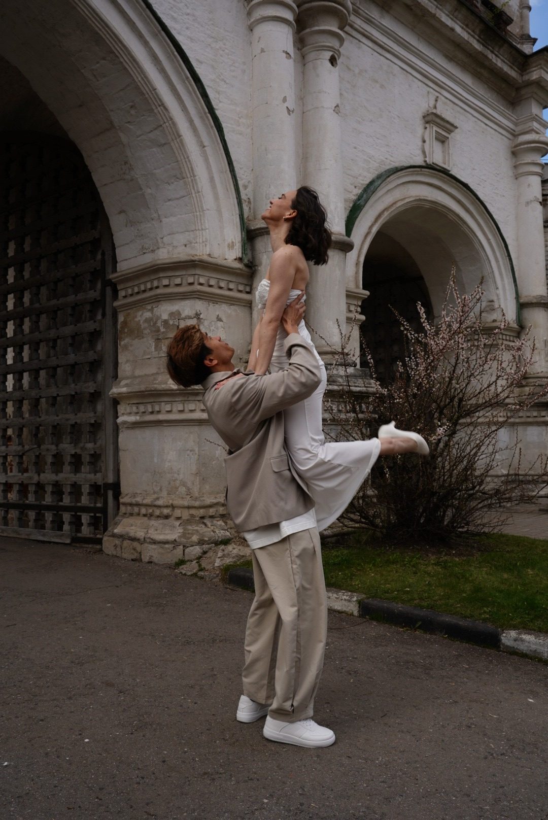 Бук — Анна, Москва