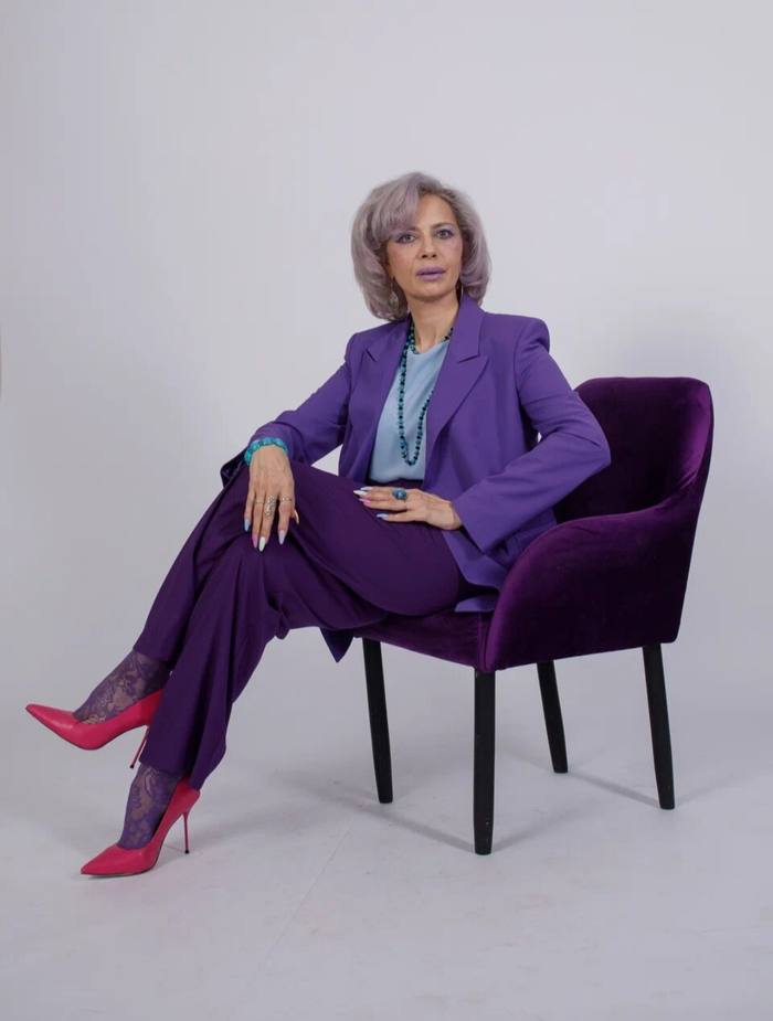 В фиолетовом... — Марина Кобра Лоренсо, Москва