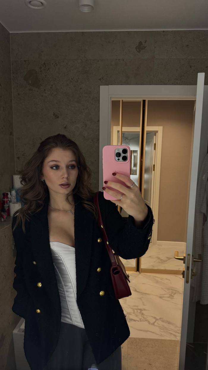 live 🌸 — Мелитина, Москва