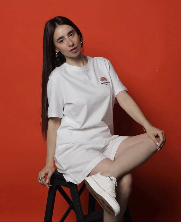 MustangJeans🐎 — Anzhellah Poghosian, Санкт-Петербург